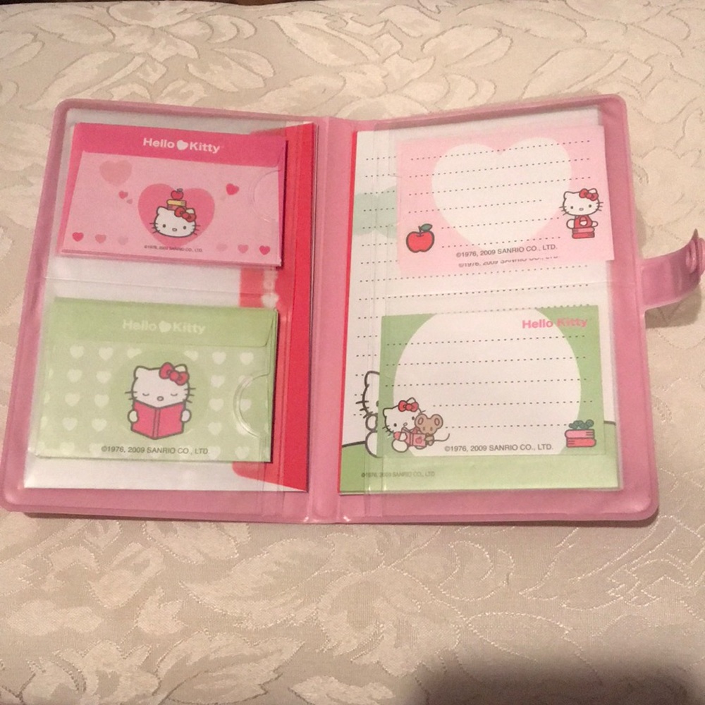 Hello Kitty Notecards & Envelopes - Picture 4 of 6